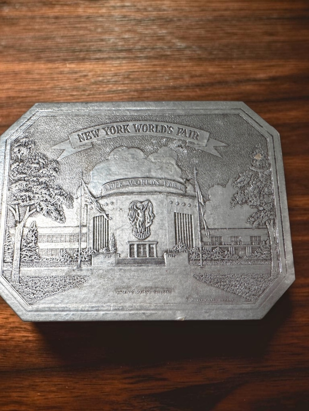 Vintage Brewer & Sons Chicago New York World's Fair Commemorative Tin